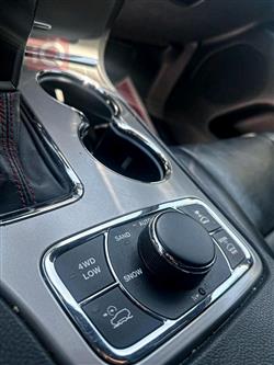 جیپ گراند شیرۆکی